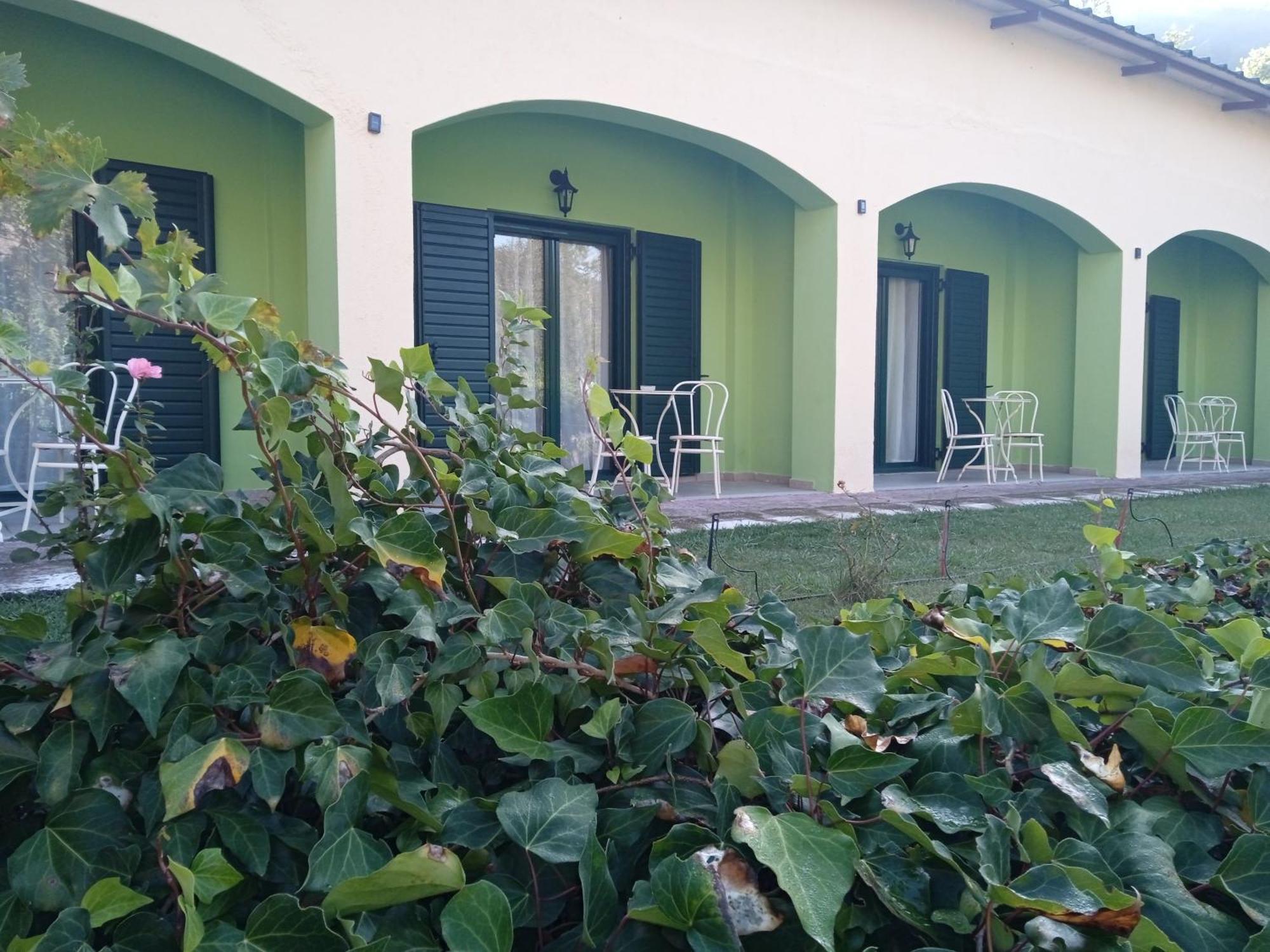 Guesthouse Eleftherios Калаврита Екстер'єр фото
