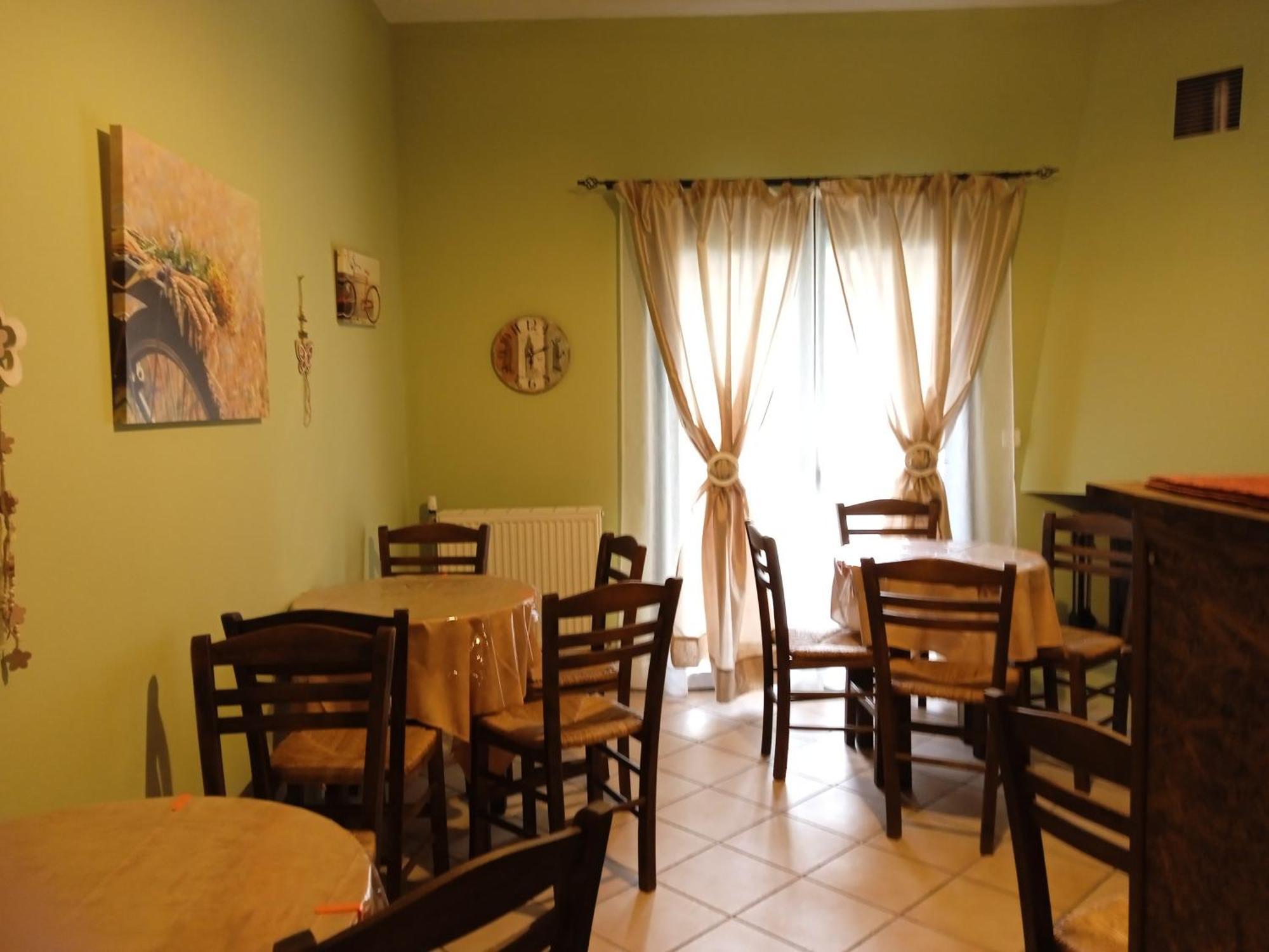 Guesthouse Eleftherios Калаврита Екстер'єр фото