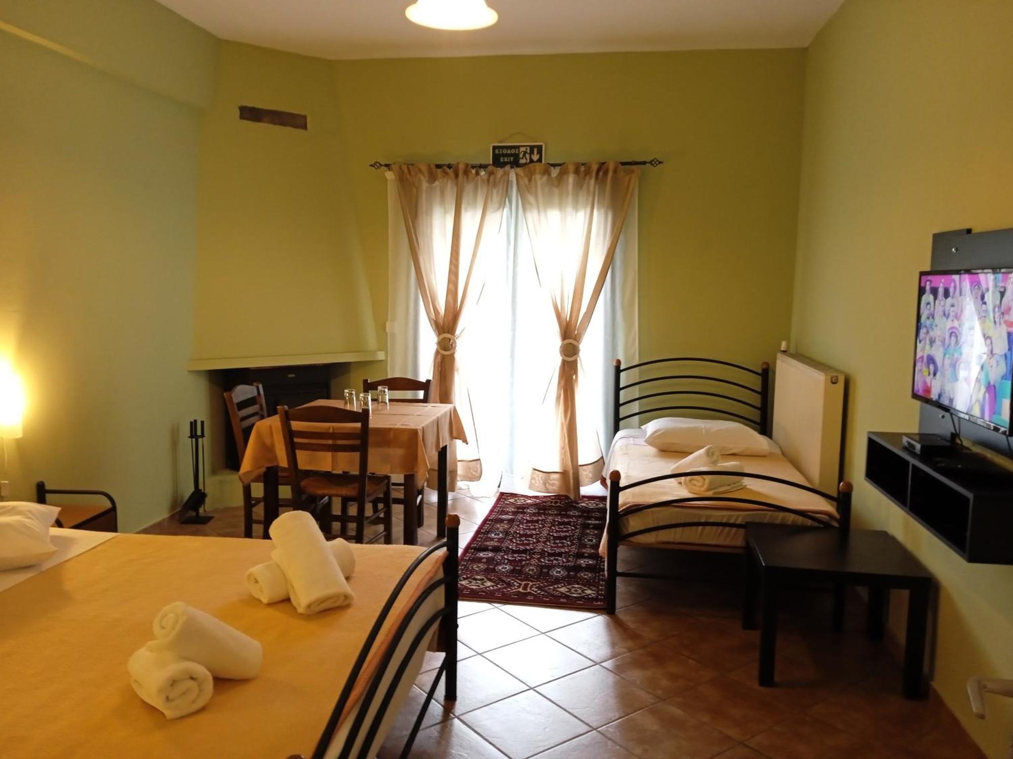 Guesthouse Eleftherios Калаврита Екстер'єр фото