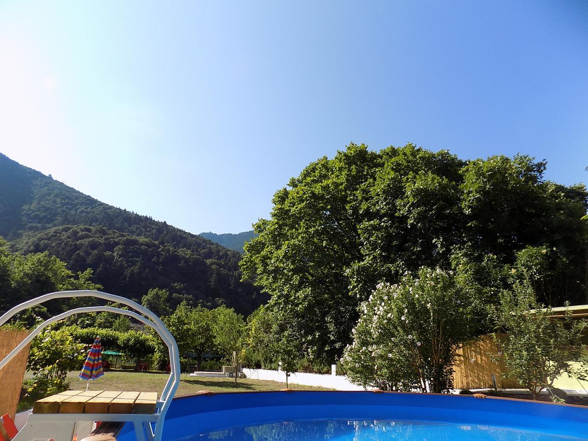 Guesthouse Eleftherios Калаврита Екстер'єр фото