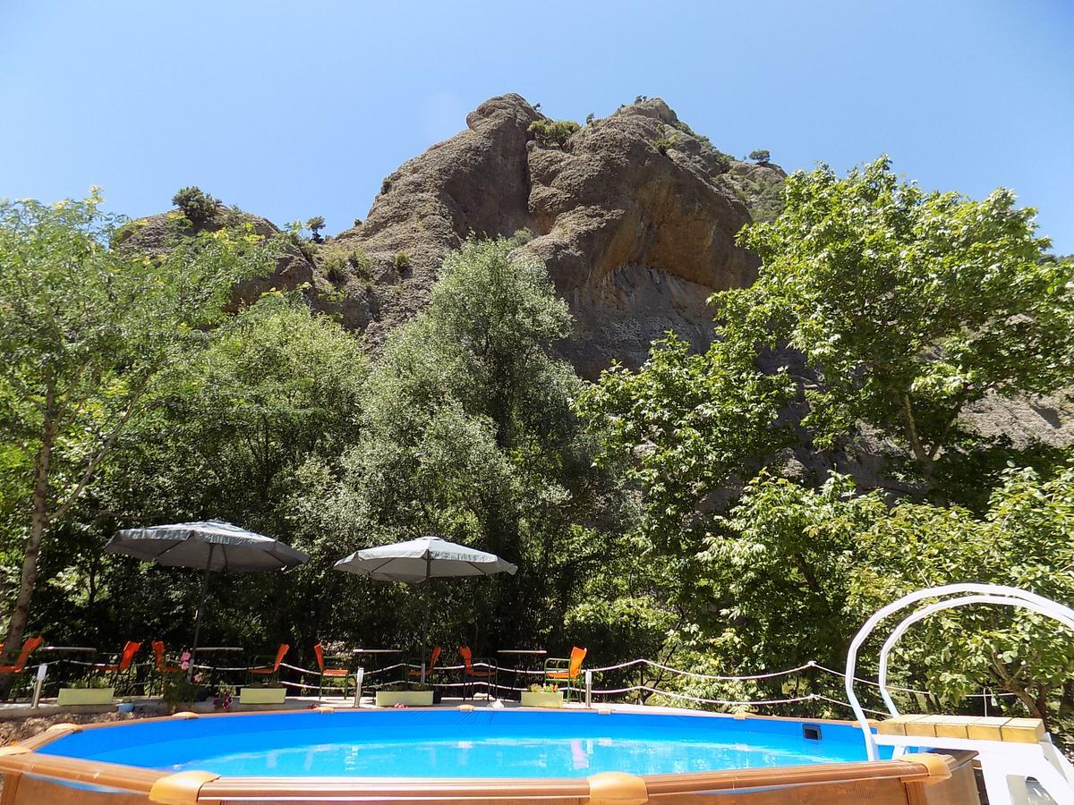Guesthouse Eleftherios Калаврита Екстер'єр фото